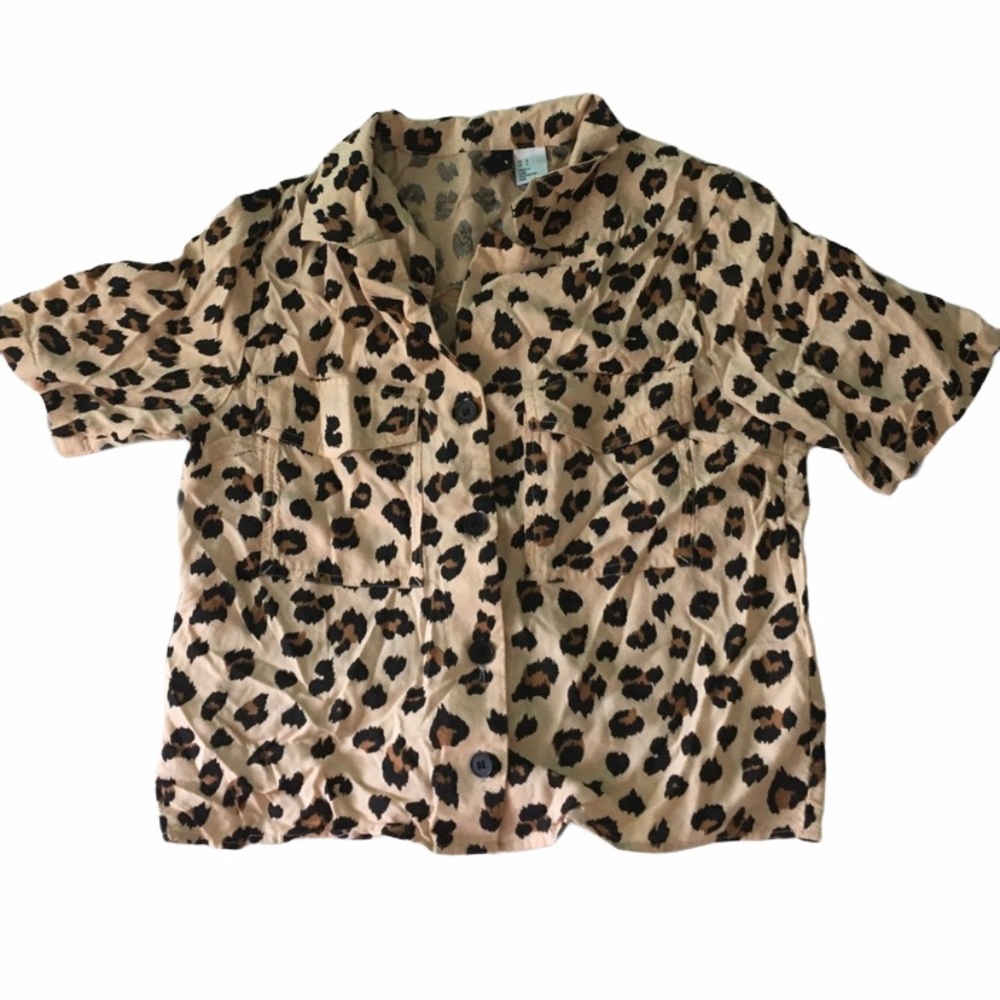 H&M Leopard Button Up - Picture 2 of 10